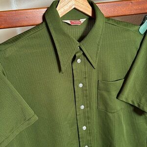 Vintage Manhattan ManKnit Men’s Button Down Short Sleeve